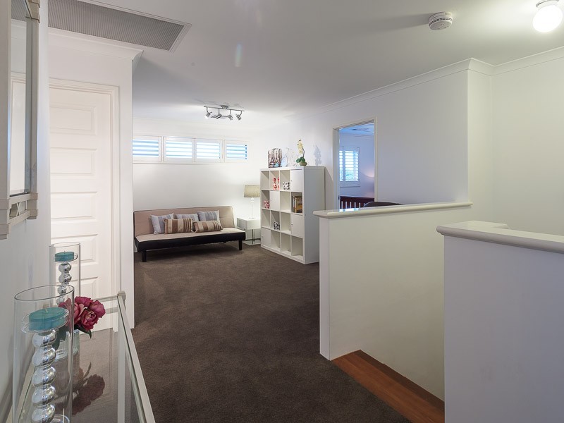 37 Belmore Bend, Aubin Grove WA 6164