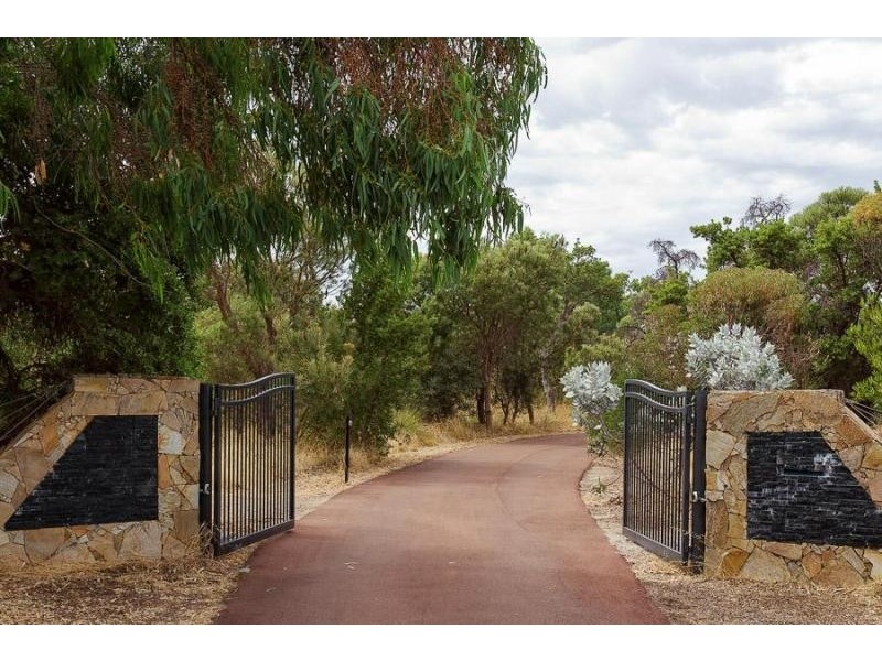 34 Stefanelli Close, Wandi WA 6167