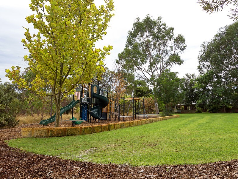 34 Stefanelli Close, Wandi WA 6167