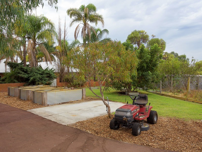 34 Stefanelli Close, Wandi WA 6167