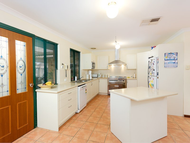 4 Imandra Circuit, Success WA 6164