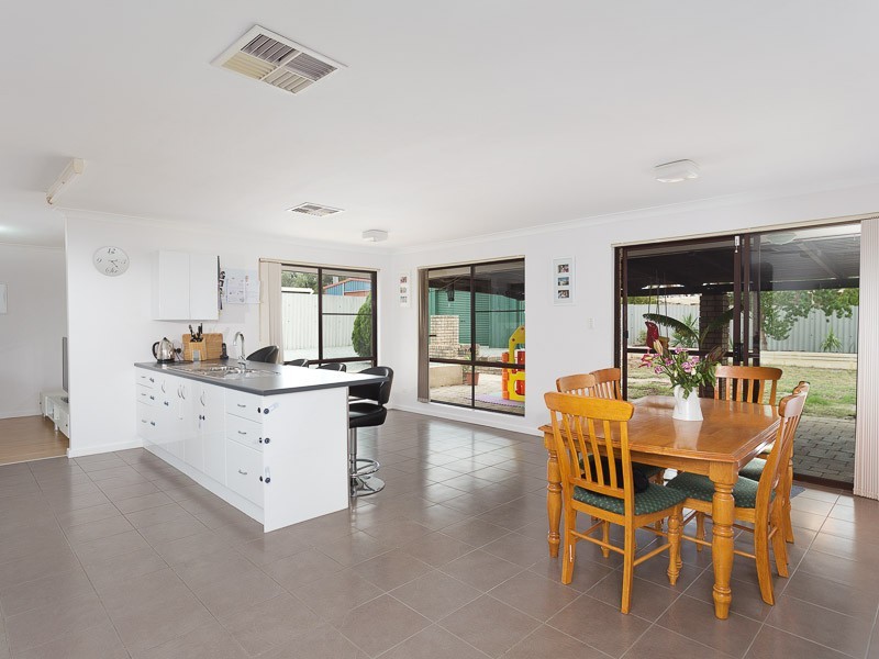 32 Seagull Way, Yangebup WA 6164