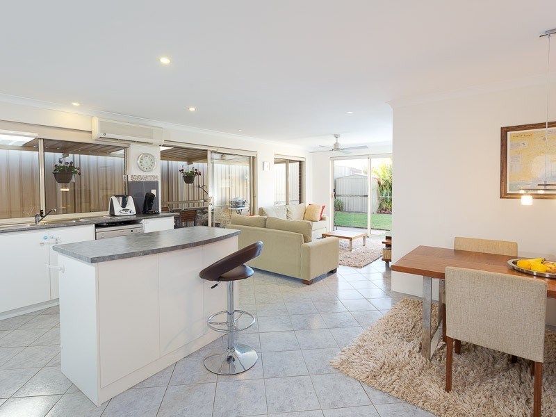 17 Ranunculus Court, Beeliar WA 6164