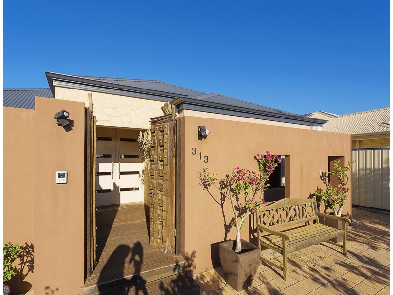 313 Wentworth Parade, Success WA 6164
