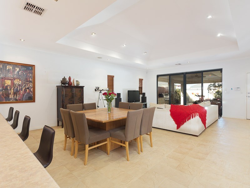 313 Wentworth Parade, Success WA 6164