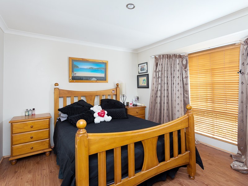 24 Carlhausen Close, Atwell WA 6164
