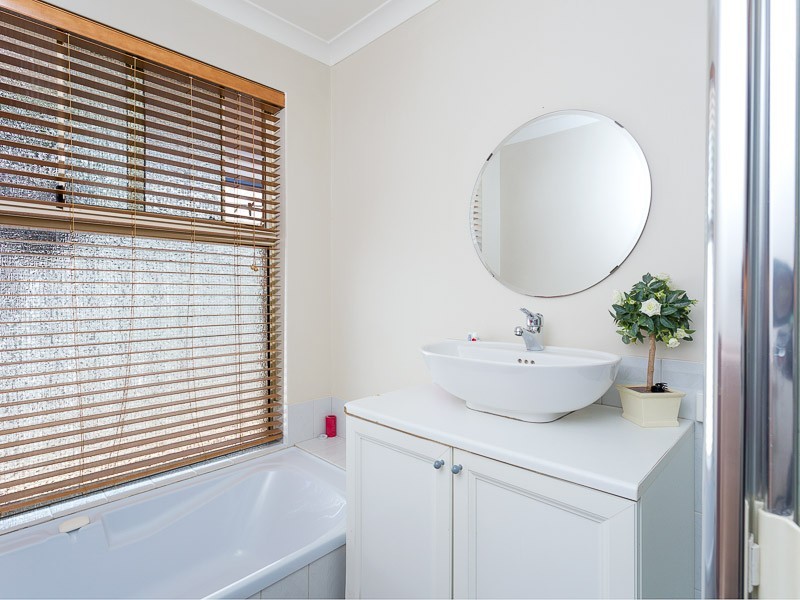 24 Carlhausen Close, Atwell WA 6164