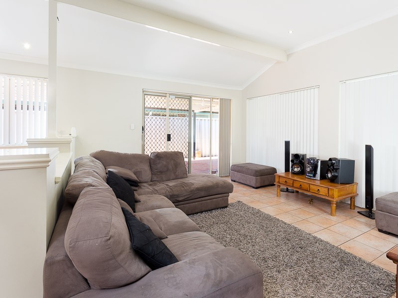 24 Carlhausen Close, Atwell WA 6164