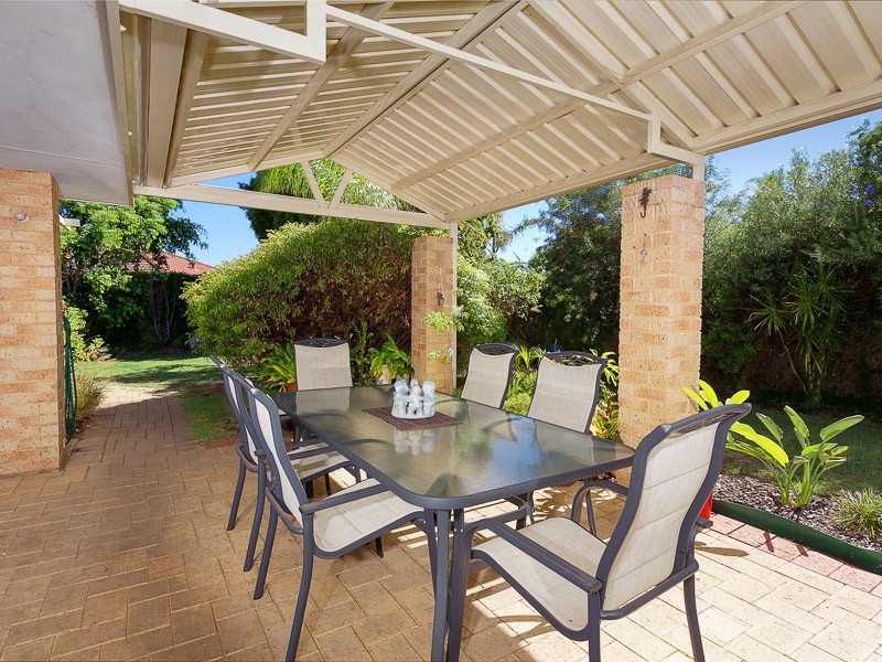 96 Brenchley Drive, Atwell WA 6164