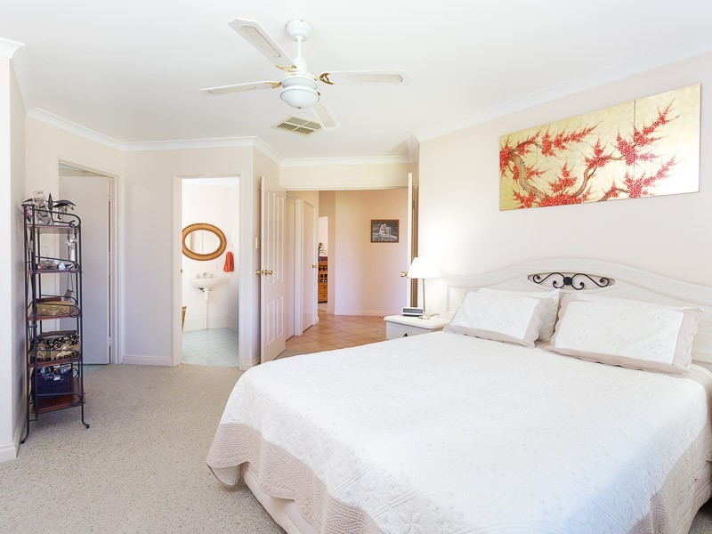 96 Brenchley Drive, Atwell WA 6164