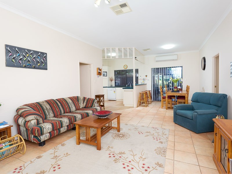 96 Brenchley Drive, Atwell WA 6164