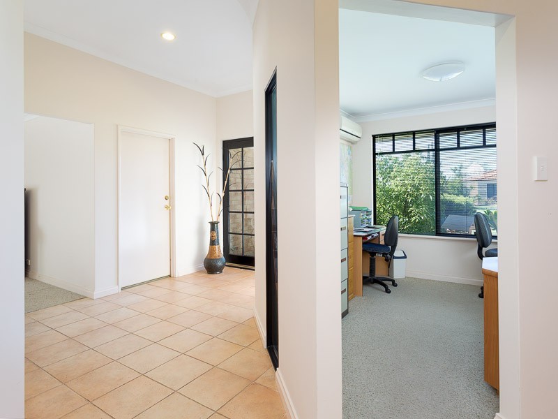 96 Brenchley Drive, Atwell WA 6164