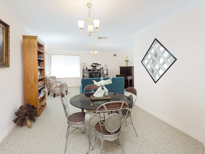 96 Brenchley Drive, Atwell WA 6164