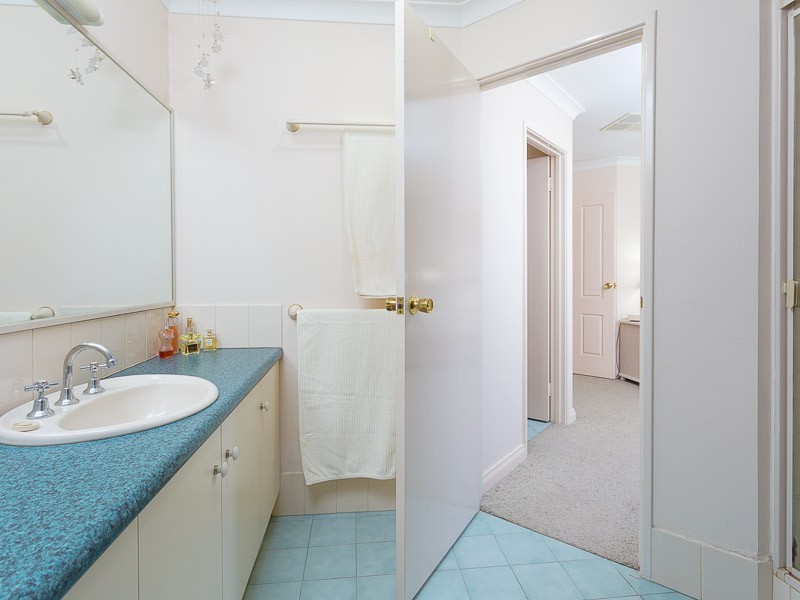 96 Brenchley Drive, Atwell WA 6164