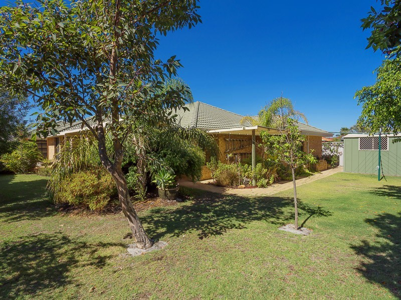 96 Brenchley Drive, Atwell WA 6164