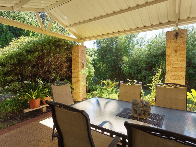 96 Brenchley Drive, Atwell WA 6164