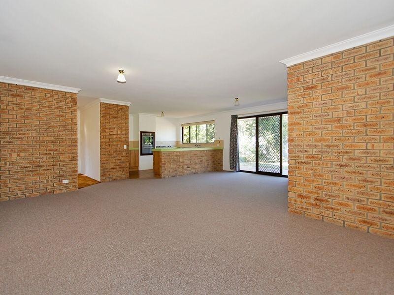 2 Lark Court, Yangebup WA 6164