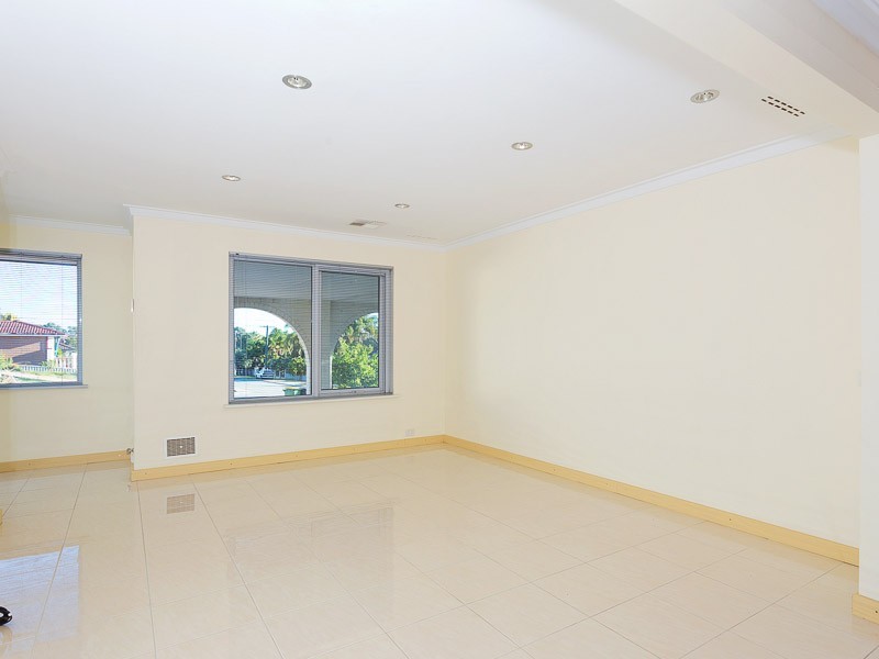14B Pilgrim Way, Hamilton Hill WA 6163