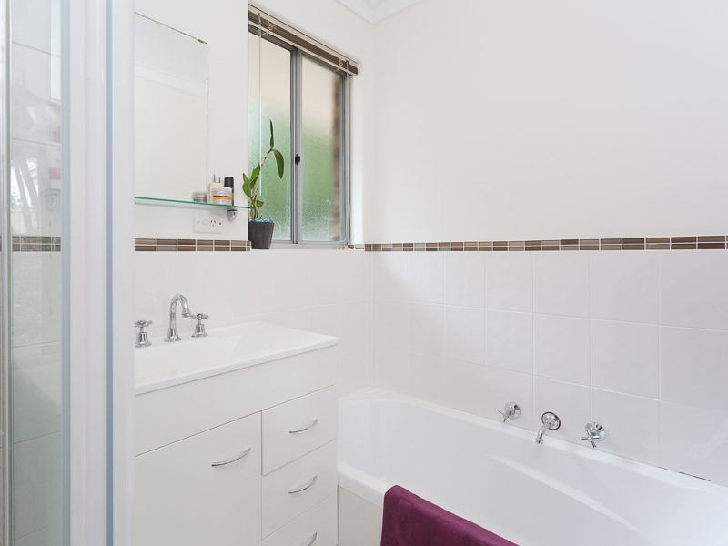 13 Mandfield Way, Parmelia WA 6167