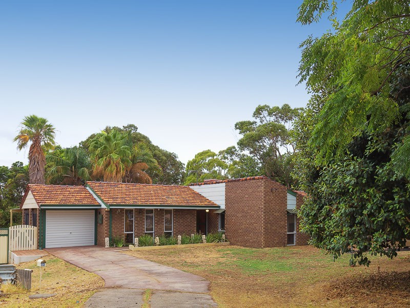 13 Mandfield Way, Parmelia WA 6167