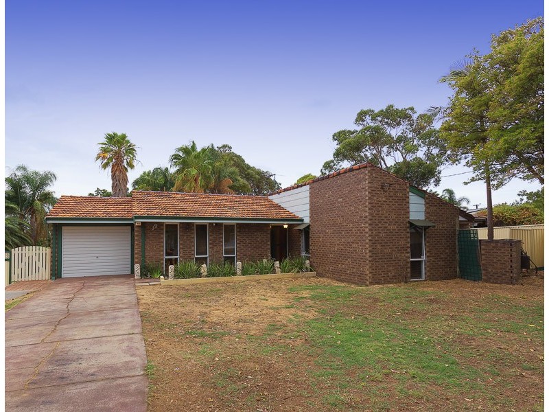 13 Mandfield Way, Parmelia WA 6167