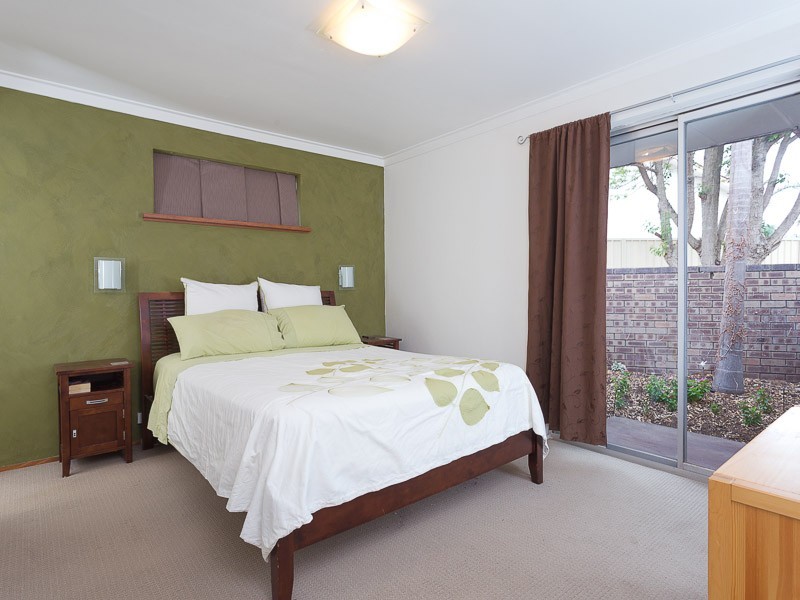 13 Mandfield Way, Parmelia WA 6167