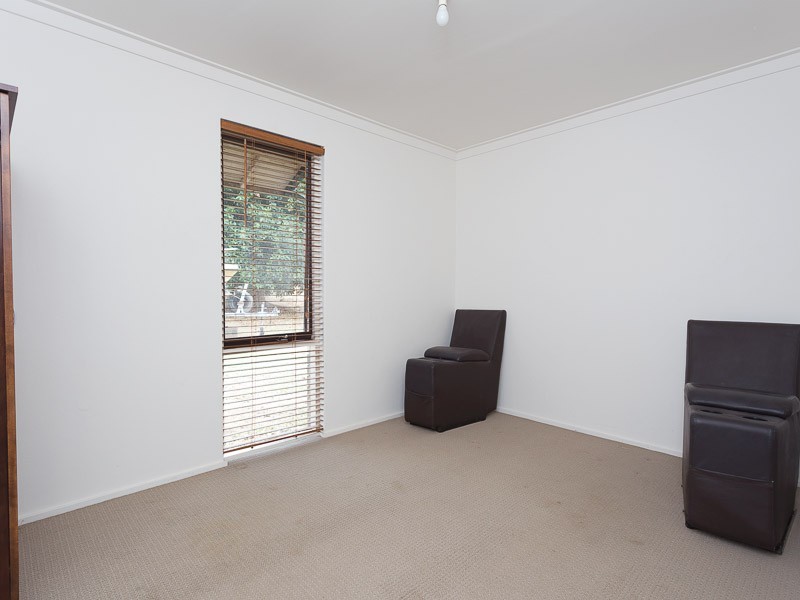 13 Mandfield Way, Parmelia WA 6167