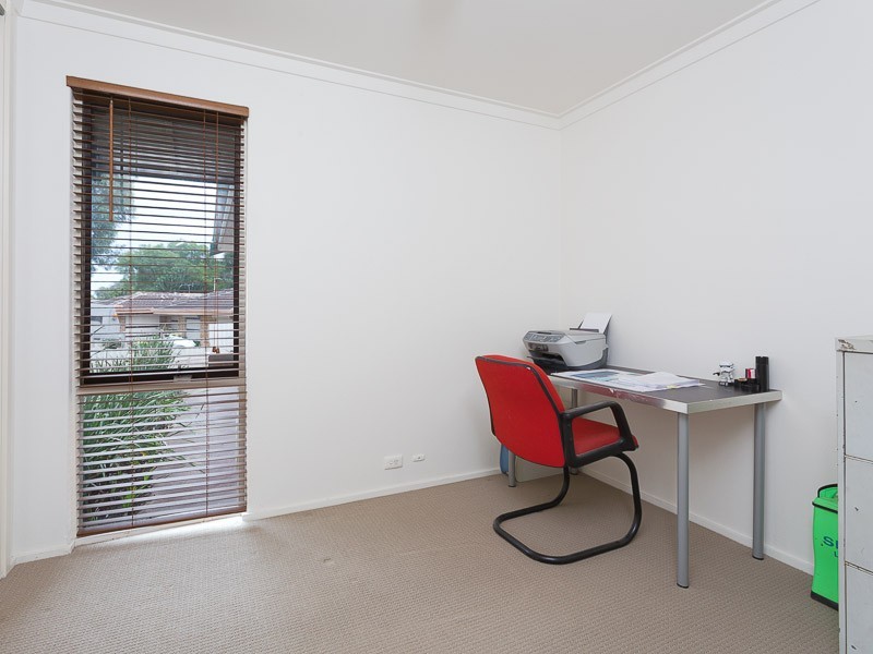 13 Mandfield Way, Parmelia WA 6167