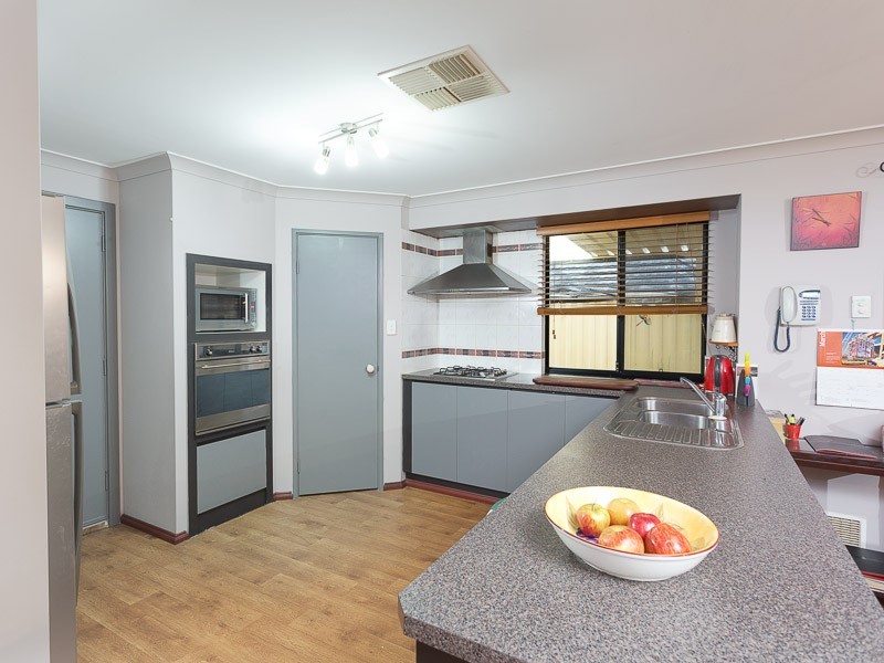 17 Coppito Circuit, Beeliar WA 6164