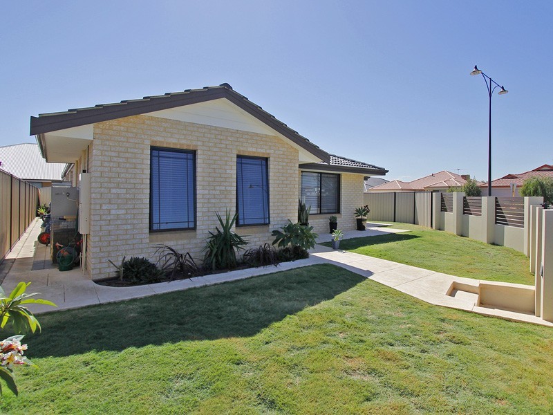 2 Jardine Street, Success WA 6164