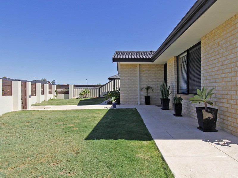 2 Jardine Street, Success WA 6164