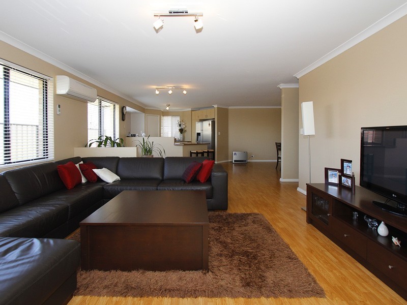 2 Jardine Street, Success WA 6164