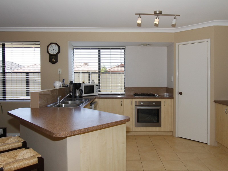 2 Jardine Street, Success WA 6164