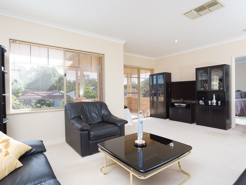 6 Mirabeau Mews, Bibra Lake WA 6163