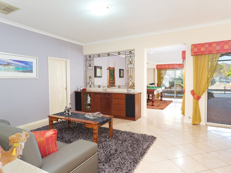 6 Mirabeau Mews, Bibra Lake WA 6163