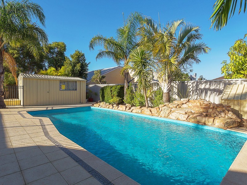 6 Mirabeau Mews, Bibra Lake WA 6163