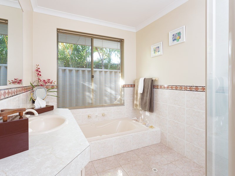 6 Mirabeau Mews, Bibra Lake WA 6163