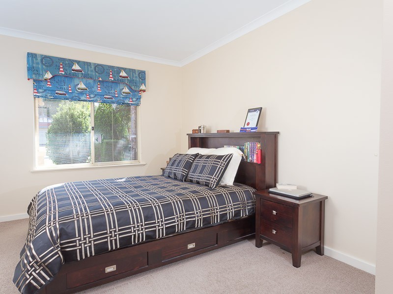6 Mirabeau Mews, Bibra Lake WA 6163
