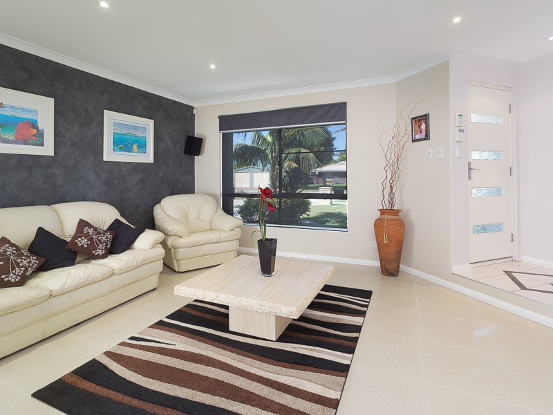 6 Okehampton Road, Warnbro WA 6169