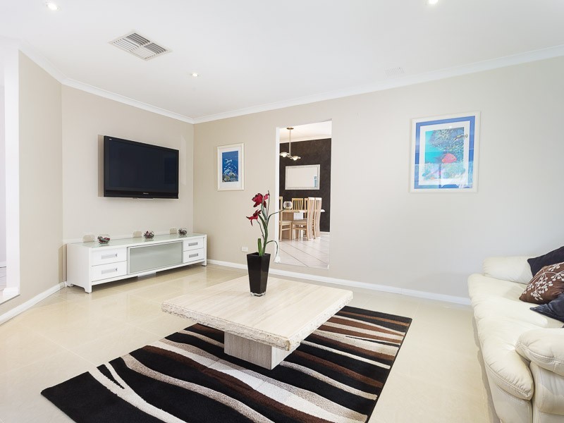 6 Okehampton Road, Warnbro WA 6169