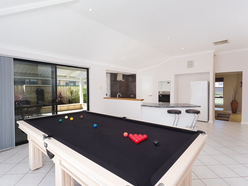 6 Okehampton Road, Warnbro WA 6169
