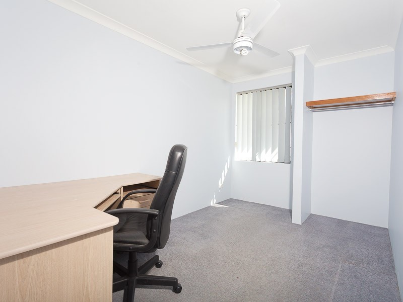 6 Okehampton Road, Warnbro WA 6169