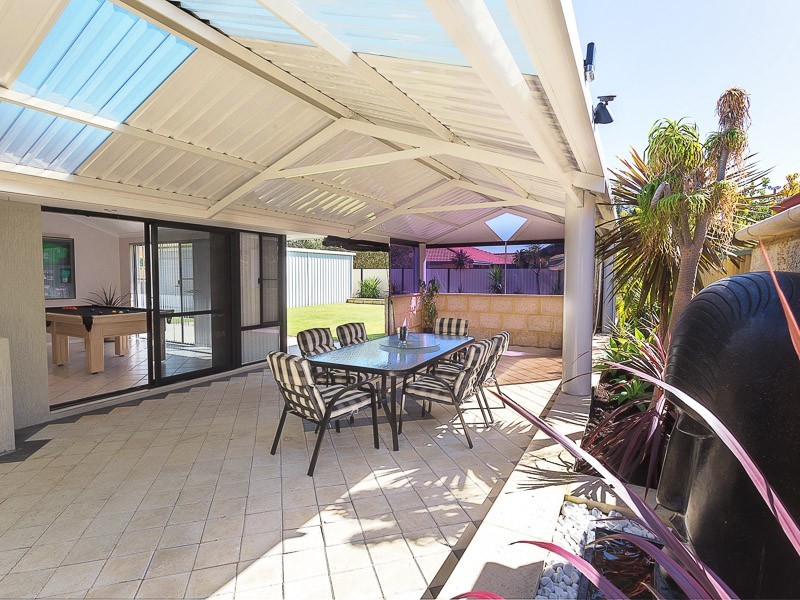6 Okehampton Road, Warnbro WA 6169