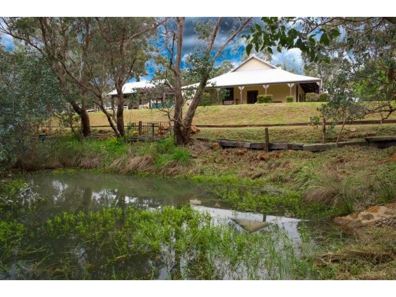 4 Homestead Place, Byford WA 6122