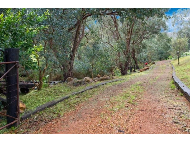 4 Homestead Place, Byford WA 6122