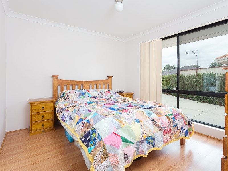 10 Acorn Place, South Lake WA 6164