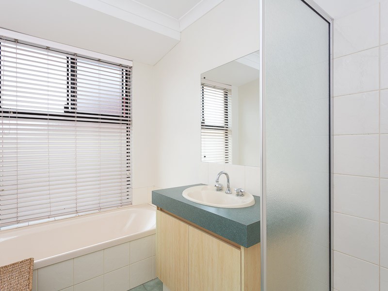 10 Acorn Place, South Lake WA 6164