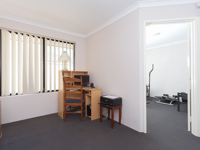 1 Modong Nook, Success WA 6164