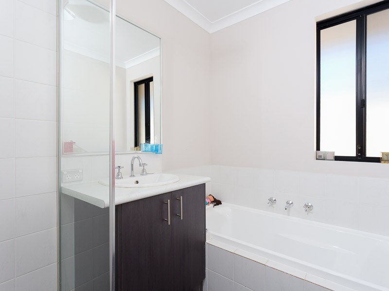 1 Modong Nook, Success WA 6164