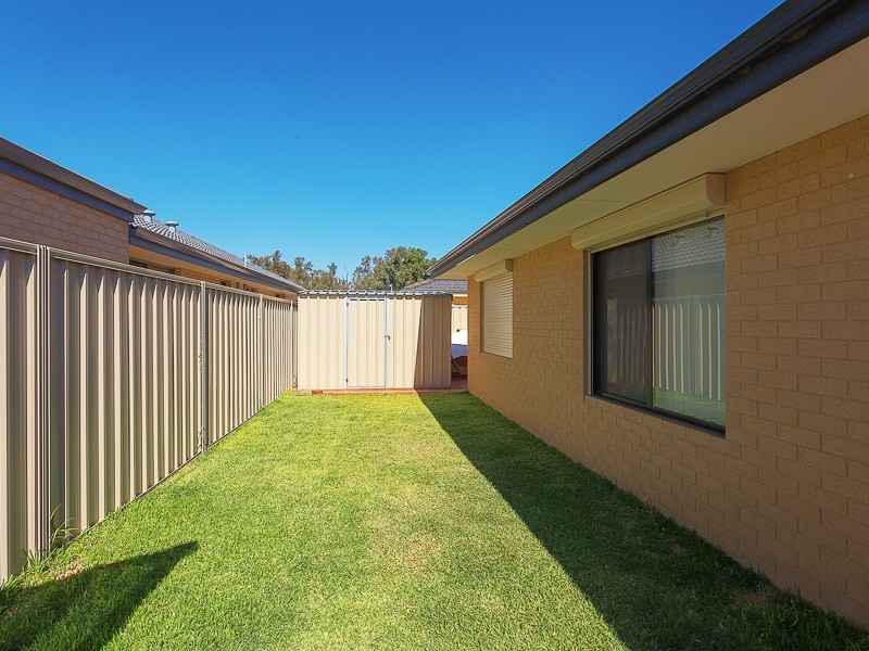 1 Modong Nook, Success WA 6164